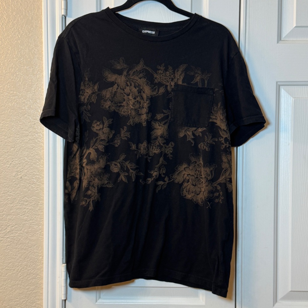 Express Black Pocket T-Shirt with Bleach Floral Pattern Men's Large Short Sleeve